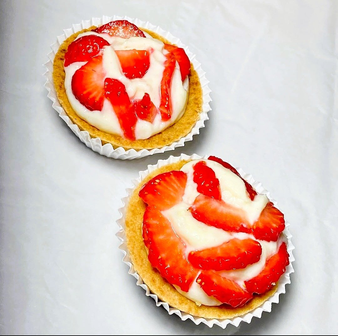 Tortinhas doces de morango com creme March's